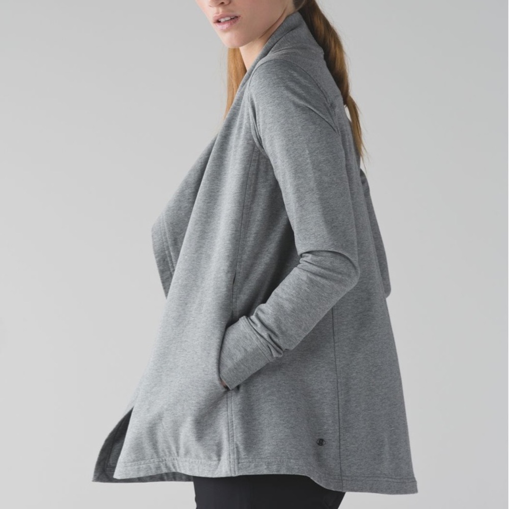 Lululemon Heathered Medium Grey Coast Wrap II Size 10